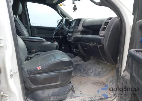 2022 Ram 2500 Tradesman 4X4 6'4 Box z USA, uszkodzony, nr VIN 3C6UR5CJ7NG129906